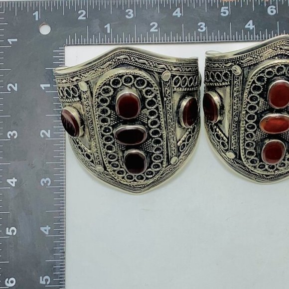 Single Afghan Kuchi Cuff Bracelet: Tribal Silver Handcuff with Brown Glass Stone - Picture 7 of 7